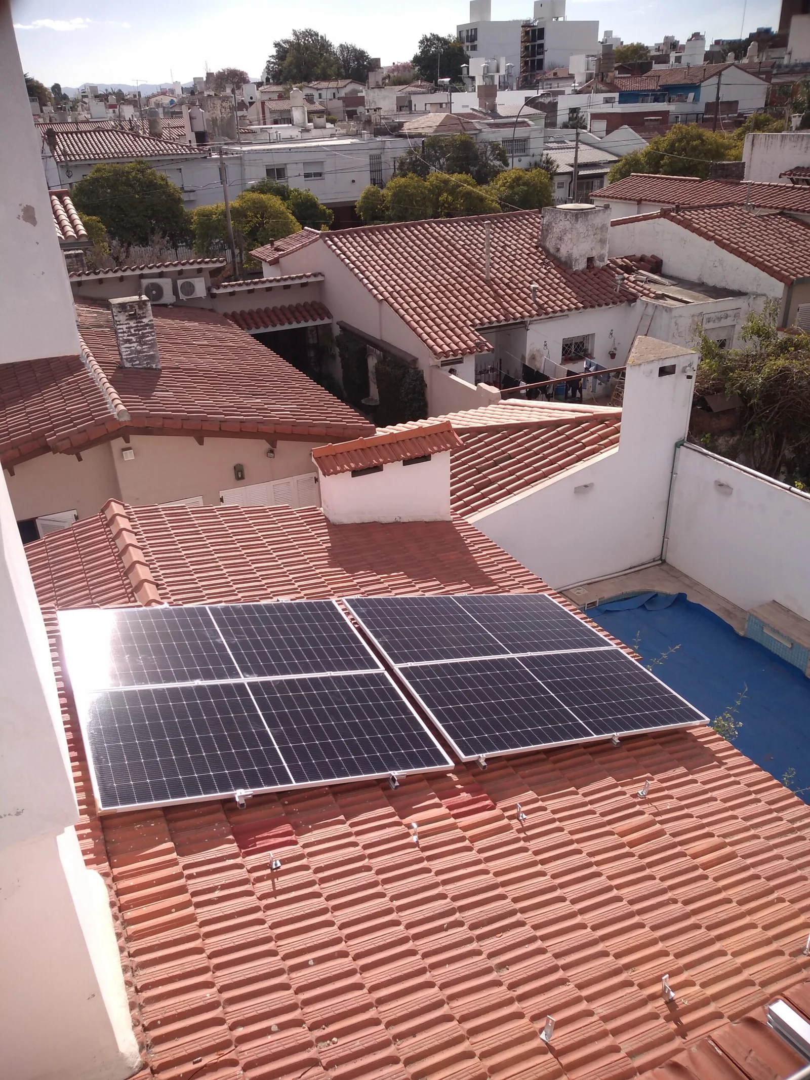 Sistema solar Off-Grid 12kW instalado en vivienda Barrio Cofico Córdoba Capital